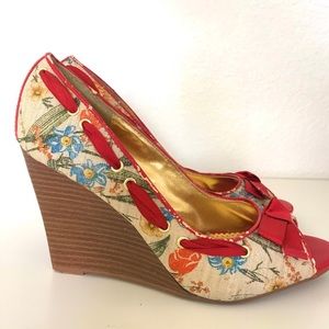 Vintage floral wedges